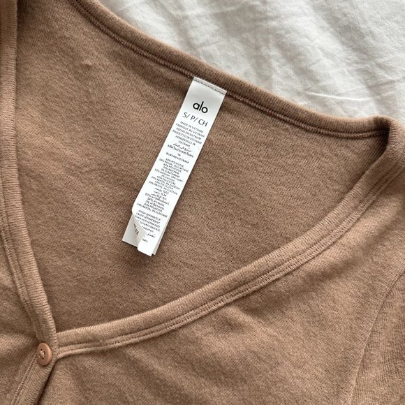 ALO YOGA - ALOLUX CROPPED ME TIME CARDIGAN in Toasted Almond - Picture 4 of 7